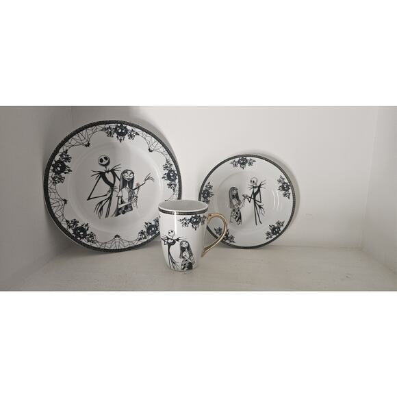 Disney Nightmare Before Christmas Jack Skellingto& Sally 12 Pieces Plates, Cups - Picture 2 of 2